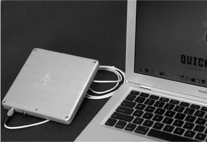 QuickerTek Macbook External Battery MFC12001