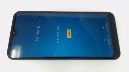 Motorola Moto E 2020 XT2052DL Blue 32GB Tracfone SCRATCHED GLAS/CRACKED CAMERA