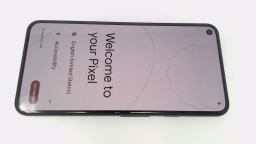 Google Pixel 5 Cellphone (Black 128GB) Locked to Verizon CRACKED CAMERA GLAS
