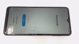 Samsung Galaxy A13 5G SM-A136U (Black 64GB) T-Mobile CRACKED GLAS
