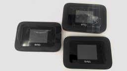  LOT OF 3 - Orbic Speed 5G UW R500L Verizon 5G LTE Hotspot CRACKED/1 BATTRY