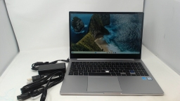 Samsung Notebook 7 NP750XBE i7 8565u 1.8GHZ 8GB 256GB SSD 1080P 