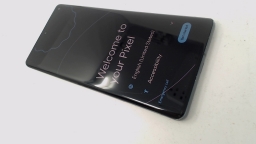 Google Pixel 7 Pro Cellphone (Black 128GB) Unlocked CRACKED GLAS