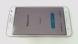 Samsung Galaxy J7 SM-J700T1 16GB T-Mobile WEAR/NO CAM GLAS/CRACKED GLAS/BURN