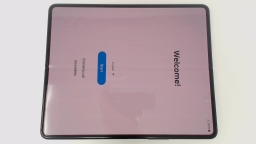 Samsung Galaxy Z Fold3 SM-F926U1 256GB Unlocked CRACKED GLAS/INNER SEAM