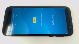 Blu View 2 B131DL Cellphone (Black 32GB) Tracfone . SCRATCHED GLAS