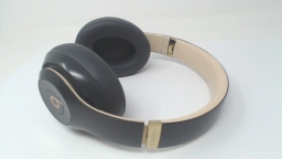 Beats Studio 3 Headphones A1914 (Shadow Gray)