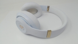 Beats Studio 3 Headphones A1914 Matte White Gold DISCOLORED EAR PADS