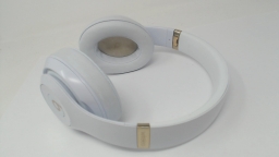 Beats Studio 3 Headphones A1914 Matte White & Gold DISCOLORED EAR PADS