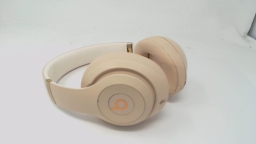 Beats Studio 3 Headphones A1914 Desert Sand PEELING EAR PAD