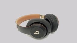 Beats Studio 3 Headphones A1914 Midnight Black LOOSE RIGHT SLIDER