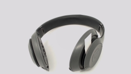 Beats Studio 3 Headphones A1914 Asphalt Gray NO EARPADS CRACKED 