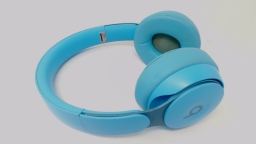 Beats Solo Pro A1881 Wireless Headphones - Light Blue