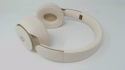 Beats Solo Pro A1881 Ivory Wireless Headphones
