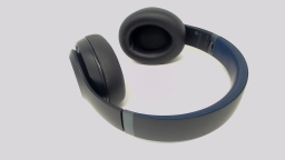 Beats Studio Pro A2924 Headphones Blue CRACKED HEADBAND