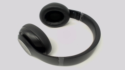 Beats Studio Pro A2924 Headphones Black CRACKED HEAD BAND