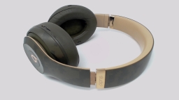 Beats Studio 3 A1914 Forest Green Camo CRACKED HEADBAND/PEELING EAR PADS