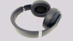 Beats Studio 3 A1914 Matte Dark Navy Blue CRACKED UNDER RIGHT HINGE