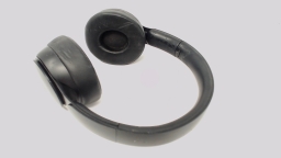Beats Solo Pro A1881 Black Headphones WORN/DOES NOT CONNECT/NOT WORKING