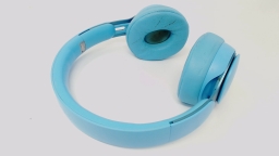 Beats Solo Pro A1881 Wireless Headphones - Light Blue DIRTY EAR PADS
