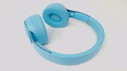 Beats Solo Pro A1881 Wireless Headphones - Light Blue NICE SHAPE