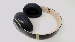 Beats Studio 3 Headphones A1914 Shadow Gray