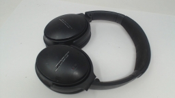 Bose QC 35 II Series 2 Wireless Headphones Black NICKED EAR CUPS