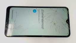 Samsung Galaxy A10s SM-A107M (Black 32GB) Claro CRACKED GLAS/BROWN STAINS