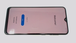 Samsung Galaxy A20 SM-A205U Cellphone (Gray 32GB) Verizon SCRATCHED GLAS