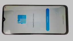 Tecno Spark 8C KG5KS Cellphone (Blue 64GB 4GB) Tigo SingleSIM BROWN LCD