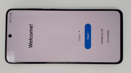 Samsung Galaxy S21 FE 5G SM-G990U2 Cellphone (Black 128GB 6GB) AT&T SCRATCHED