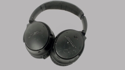 Bose QC 35 II Series 2 Wireless Headphones Black LOOSE SWIVELS WORN
