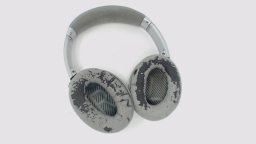 Bose QC 35 II Series 2 Wireless Headphones Silver FLAKED EARPADS