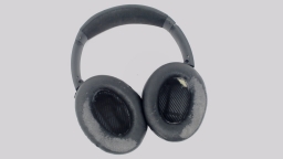 Bose QC 35 II Series 2 Wireless Headphones Black FLAKED EARPADS LOSE RUBBER