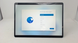 Microsoft Pro X SQ1 3.0GHz 8Gb 128Gb SSD 280x1920 11Home