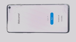 Samsung Galaxy S10 SM-G973U1 Cellphone (Black 128GB 8GB) Unlocked CRACKED