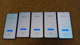 Lot of 5 Non-Working Samsung Galaxy S22 SM-901 Cell Phones for Parts
