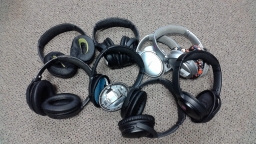 Lot of 8 Pairs of Bose QC35 Series 1 Noise Cancelling Headphones
