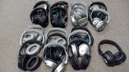 LOT of 22 Pairs of Bose QC35 Series 2 Noise Cancelling Headphones