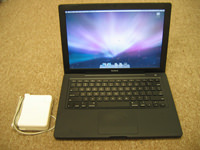 Apple Black MacBook 13" 2.0GHz Core Duo, 2GB, 160GB,Superdrive