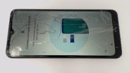 Motorola G Pure XT2163DL 32GB Tracfone CRACKED GLAS/BROWN STAINS/DENTED REAR