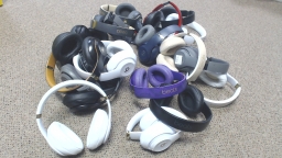 Lot of 20 Beats Studio 3 Headphones with Various Problems