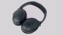 Bose QC 35 II Series 2 Wireless Headphones Black WORN PLASTIC