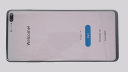 Samsung Galaxy S10+ SM-G975U Cellphone (Black 128GB 8GB) AT&T SCRATCHED REAR