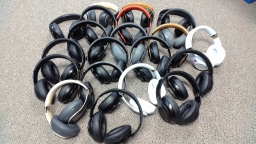 Lot of 21 Beats Studio 3 Headphones with Various Problems