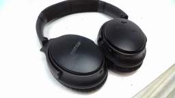 Bose QC 35 Series I 1 Black Wireless Headphones SOME HEADBAND WEAR