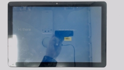 Onn 10.1" Tablet 100071485 (Gray 32GB 2GB) WiFi SCRATCHED