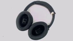 Bose QuietComfort QC 45 Black Wireless Headphones FLAKED/WORN