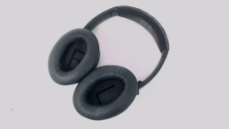 Bose Quiet Comfort QC 25 WIRED Headphones FLAKED