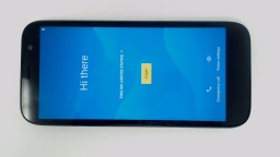 Blu View 2 B131DL Cellphone (Black 32GB 3GB) Tracfone SCRATCHED CAM